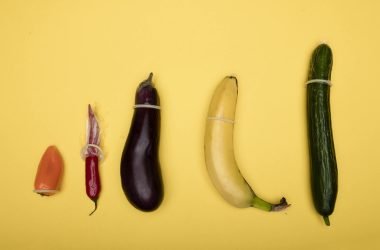 fruit-vegetables-with-condoms (1)